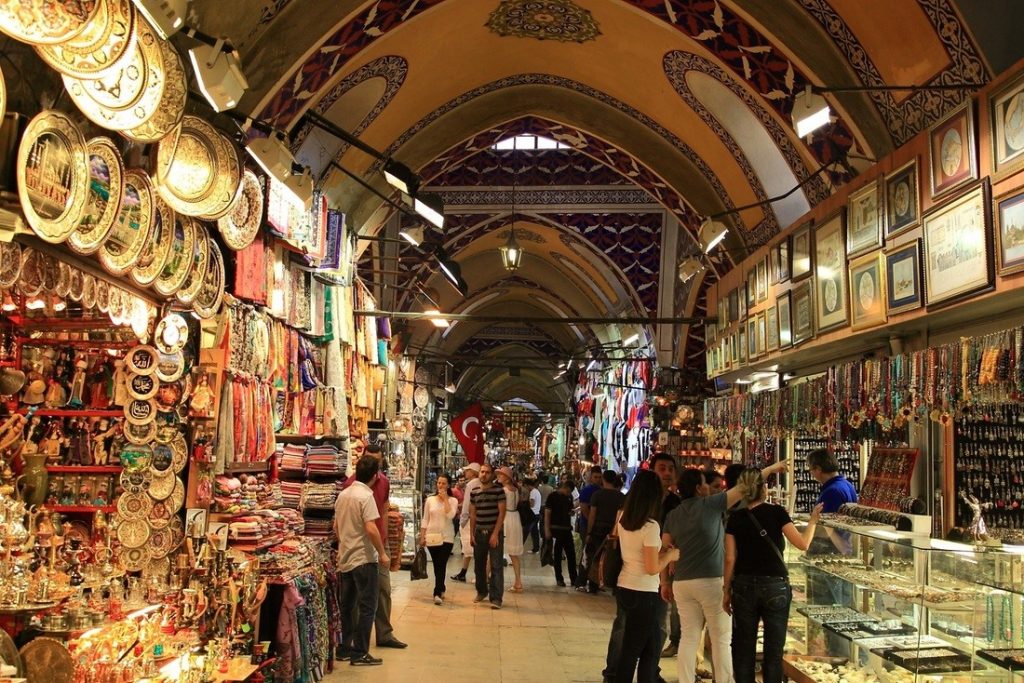 Nhiều khu chợ trong nhà lớn, lâu đời nhất thế giới